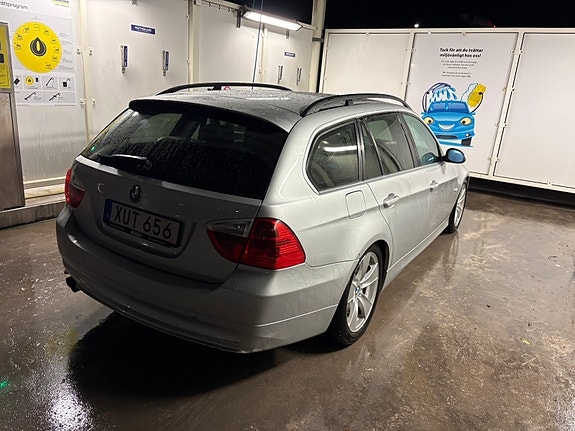 BMW 325Xi 19 of 22