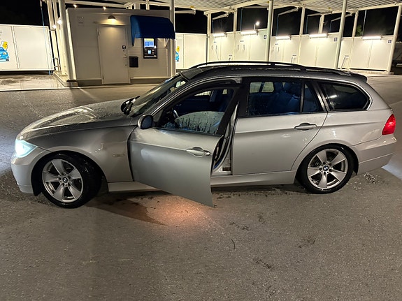BMW 325Xi 12 of 22