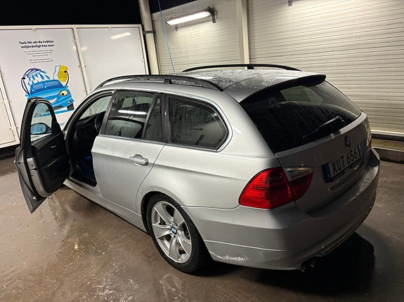 BMW 325Xi 14 of 22