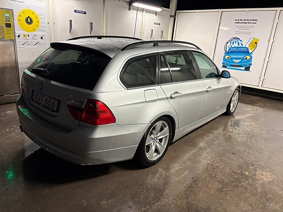 BMW 325Xi 17 of 22