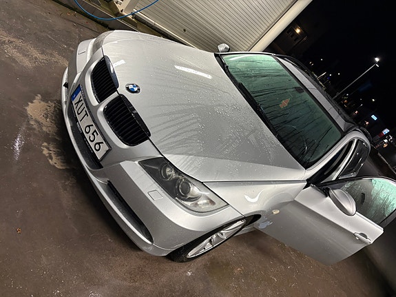 BMW 325Xi 21 of 22