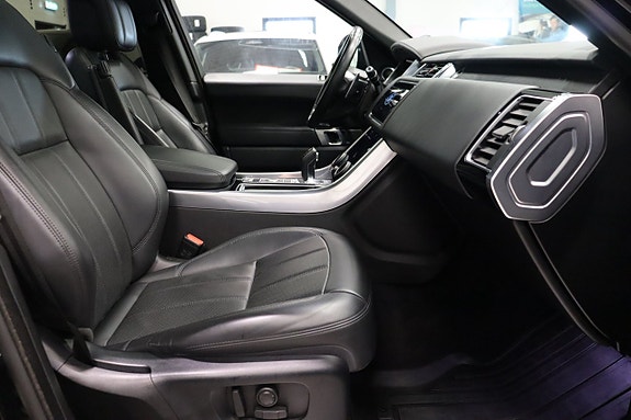 Land Rover Range Rover Sport 10 of 30