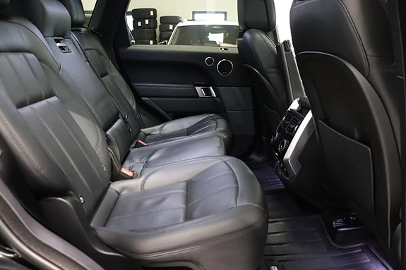 Land Rover Range Rover Sport 12 of 30