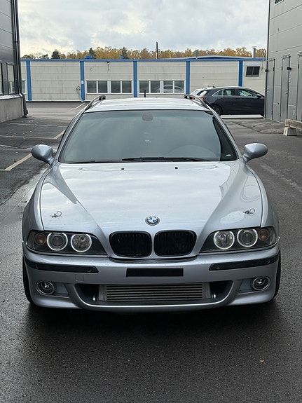 BMW 530d 2 of 11