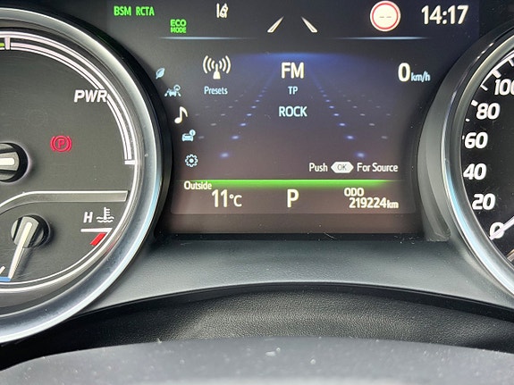 Toyota Camry 4 of 10