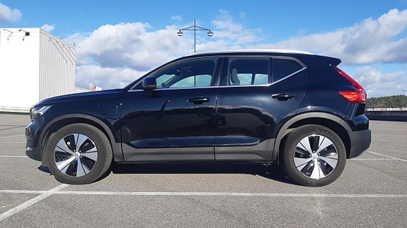 Volvo XC40 4 of 16