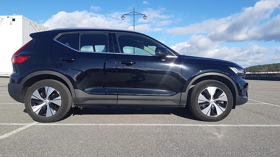 Volvo XC40 5 of 16