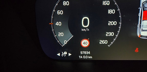 Volvo XC40 16 of 16