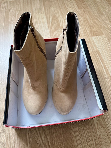 Product image 1 of 8