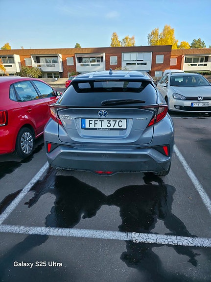 Toyota C-HR 4 of 4