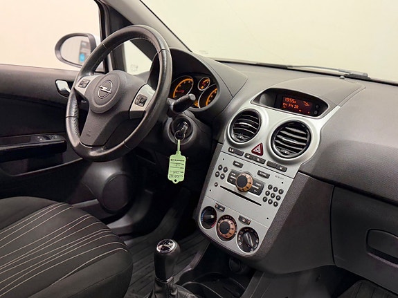 Opel Corsa 2 of 18