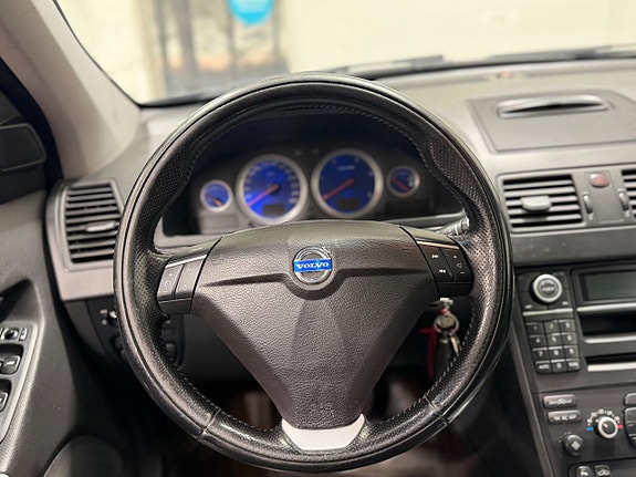 Volvo XC90 15 of 25
