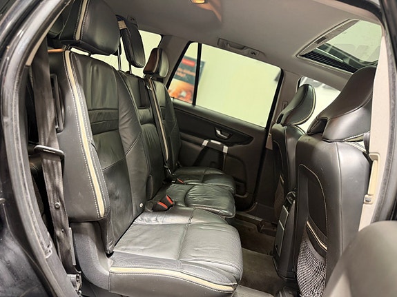 Volvo XC90 13 of 25