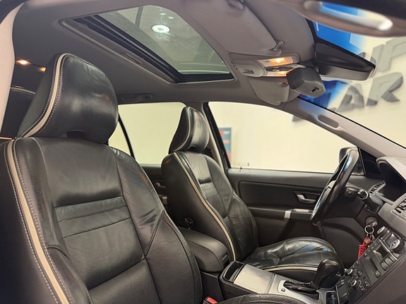 Volvo XC90 5 of 25