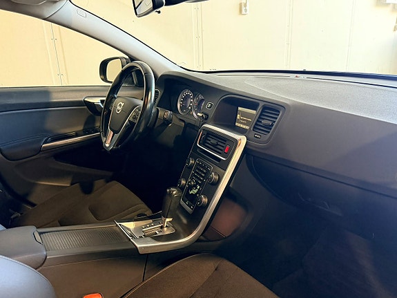 Volvo V60 9 of 18