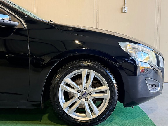 Volvo V60 3 of 18