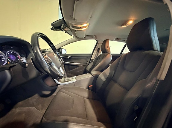 Volvo V60 11 of 18