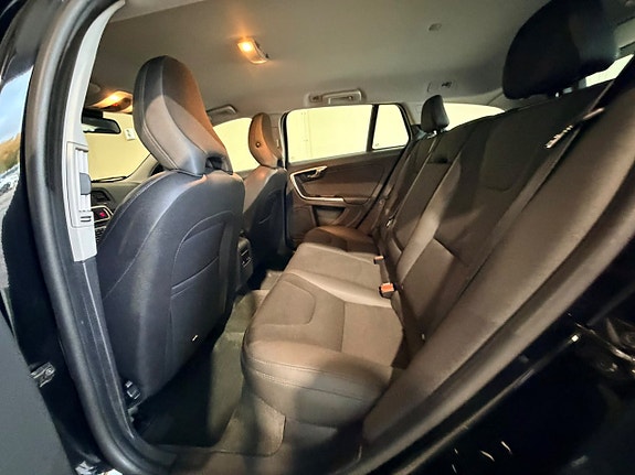 Volvo V60 10 of 18