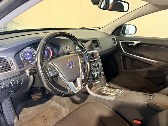 Volvo V60 12 of 18