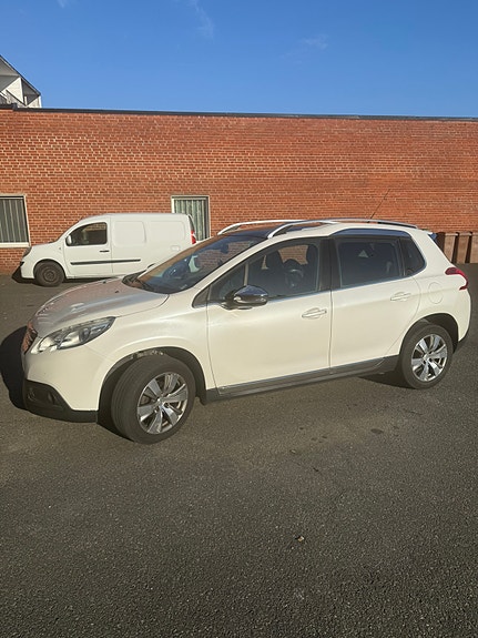 Peugeot 2008 3 of 8