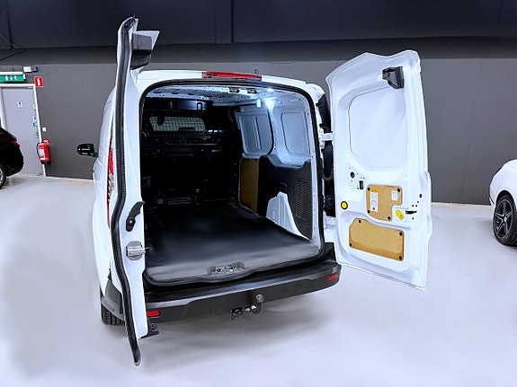 Ford Transit Connect 13 of 16