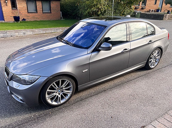 BMW 330i