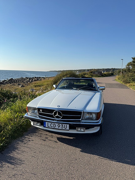 Mercedes-Benz 420 SL 3 of 10