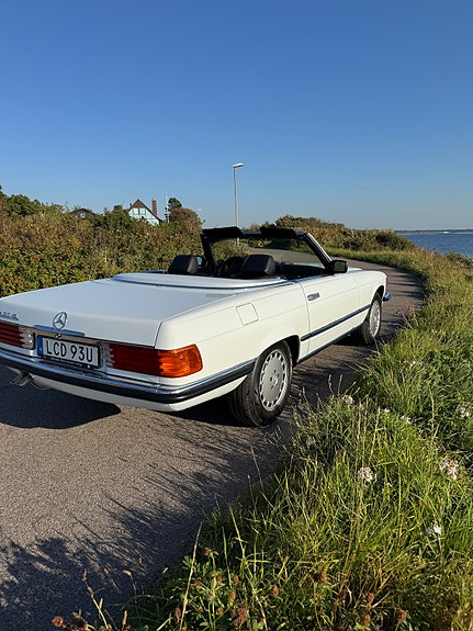 Mercedes-Benz 420 SL 5 of 10