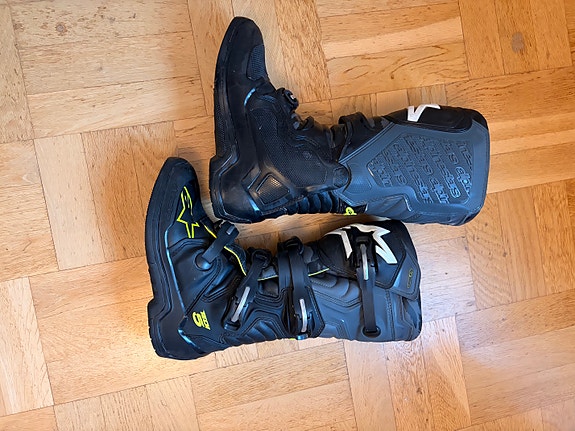 Product image 1 of 2