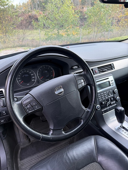 Volvo V70 6 of 8