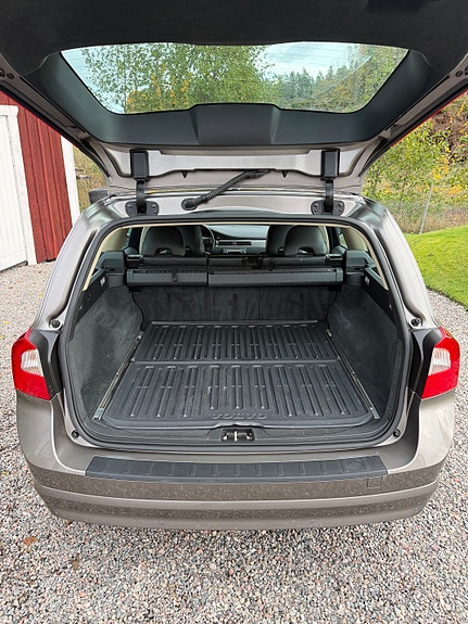 Volvo V70 8 of 8