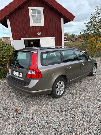 Volvo V70 4 of 8