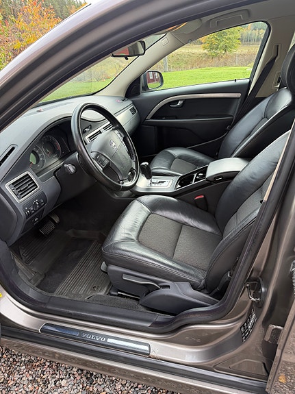 Volvo V70 5 of 8