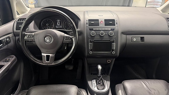 Volkswagen CrossTouran 10 of 18