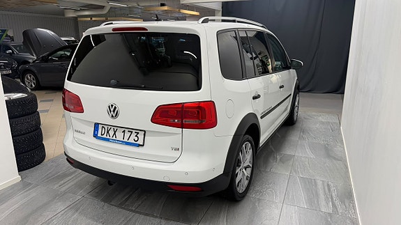 Volkswagen CrossTouran 8 of 18