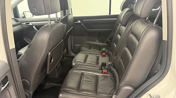 Volkswagen CrossTouran 13 of 18