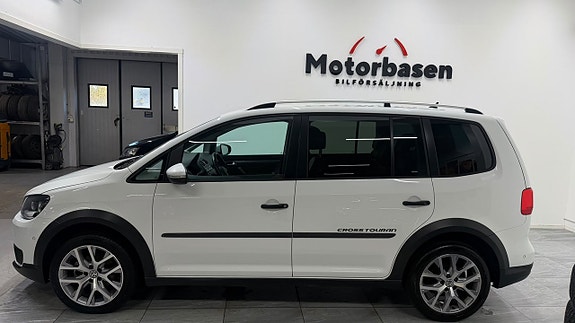Volkswagen CrossTouran 2 of 18