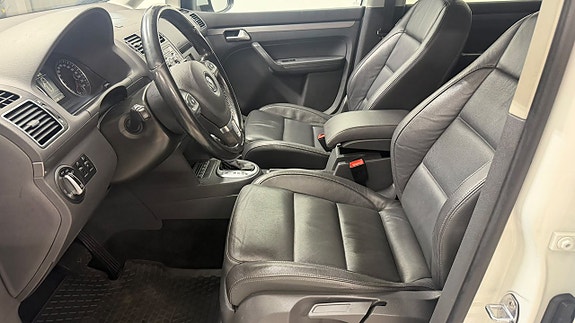 Volkswagen CrossTouran 12 of 18
