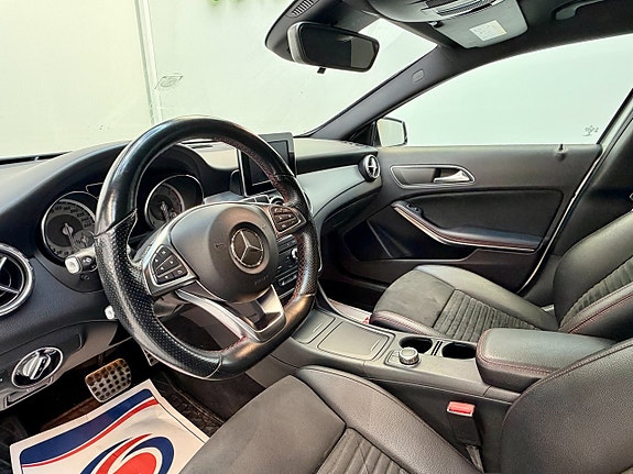 Mercedes-Benz GLA 220 d 3 of 8