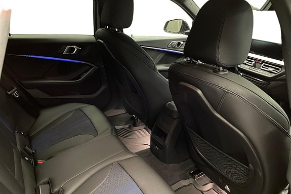 BMW 218i 12 of 13