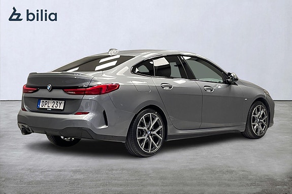 BMW 218i 6 of 13