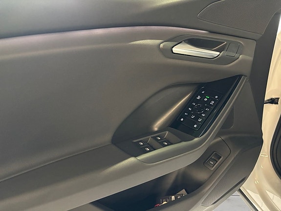 Audi Q6 e-tron 8 of 14