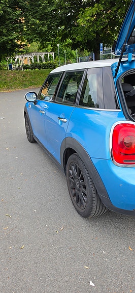 MINI Cooper D 5 of 12