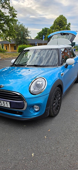 MINI Cooper D 2 of 12