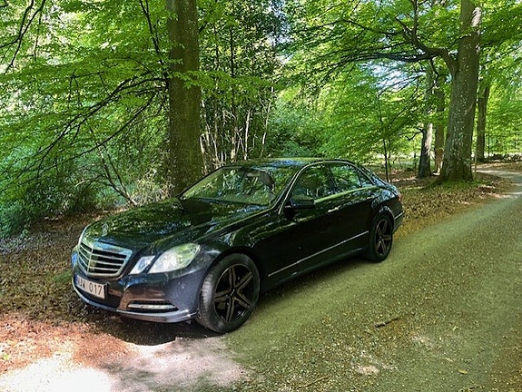Mercedes-Benz E 250 2 of 2