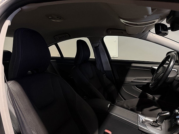 Volvo S60 16 of 30