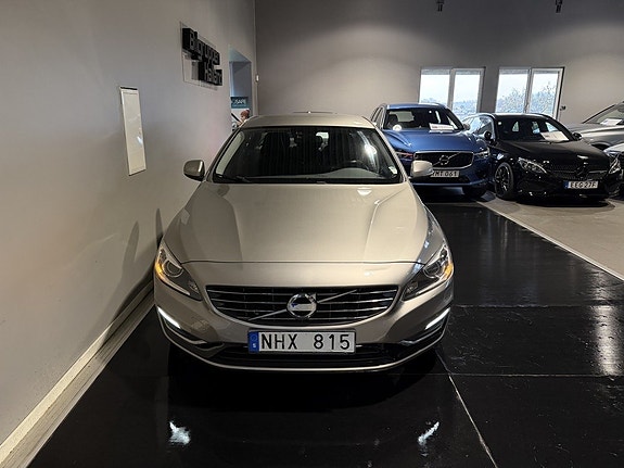 Volvo S60 5 of 30
