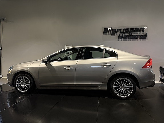 Volvo S60 4 of 30
