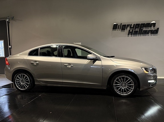 Volvo S60 6 of 30