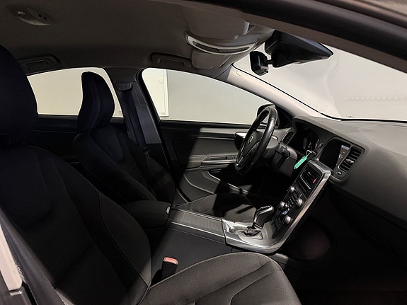 Volvo S60 15 of 30